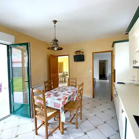 Maison De 4 Chambres Avec Jardin Clos Et Wifi A A 1 Km De La La Tremblade