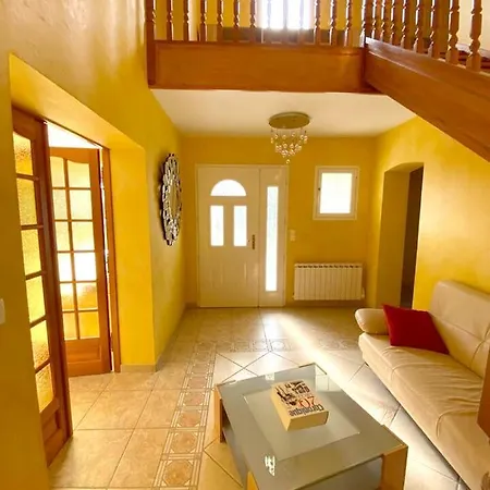 Maison De 4 Chambres Avec Jardin Clos Et Wifi A A 1 Km De La Casa vacanze