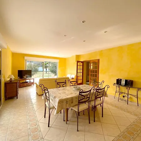 Maison De 4 Chambres Avec Jardin Clos Et Wifi A A 1 Km De La Casa vacanze *
