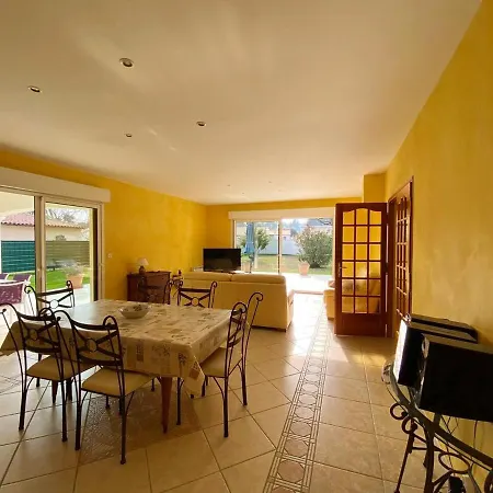Maison De 4 Chambres Avec Jardin Clos Et Wifi A A 1 Km De La Casa vacanze *